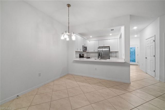 2878 Blossom WAY, Naples, FL 34120