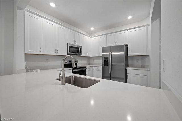 2878 Blossom WAY, Naples, FL 34120