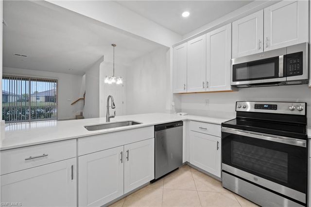 2878 Blossom WAY, Naples, FL 34120