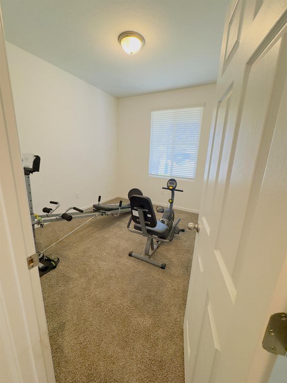 Image 16 of property listing at 1620 W Porter Avenue, Visalia, CA 93291