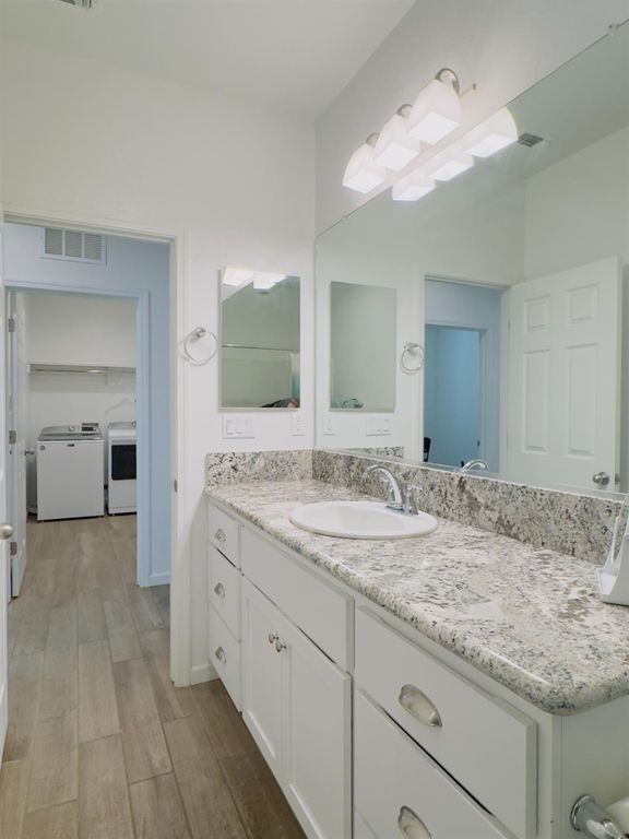 Image 24 of property listing at 1620 W Porter Avenue, Visalia, CA 93291