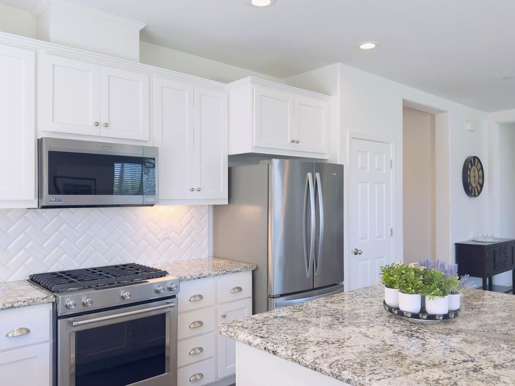 Image 27 of property listing at 1620 W Porter Avenue, Visalia, CA 93291