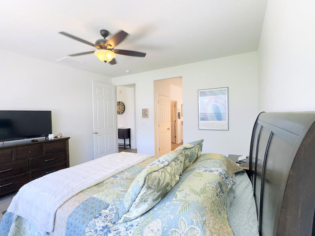 Image 38 of property listing at 1620 W Porter Avenue, Visalia, CA 93291