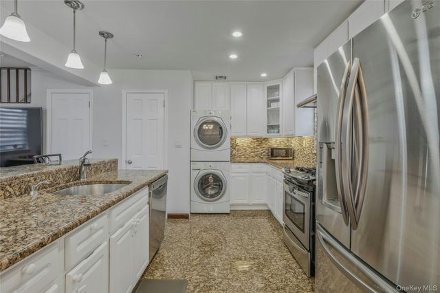 22904 67th Avenue 38, Bayside, NY 11364