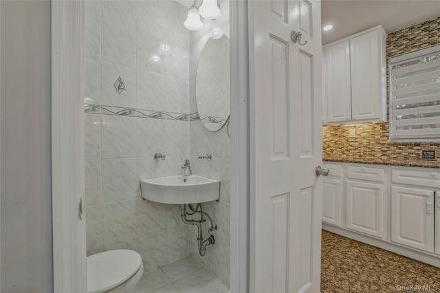 22904 67th Avenue 38, Bayside, NY 11364