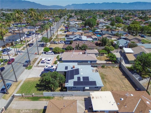 9661 Tamarind Avenue, Fontana, CA 92335