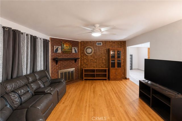 9661 Tamarind Avenue, Fontana, CA 92335