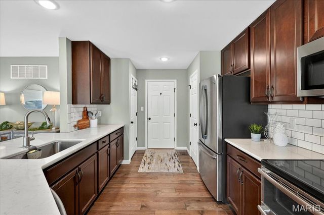 13131 Tesson Hollow Drive, St Louis, MO 63128