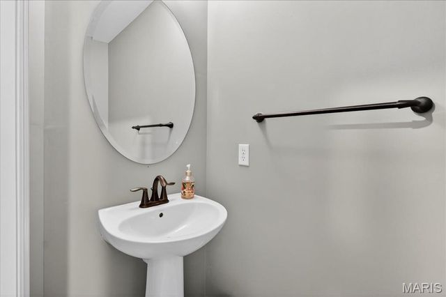 13131 Tesson Hollow Drive, St Louis, MO 63128