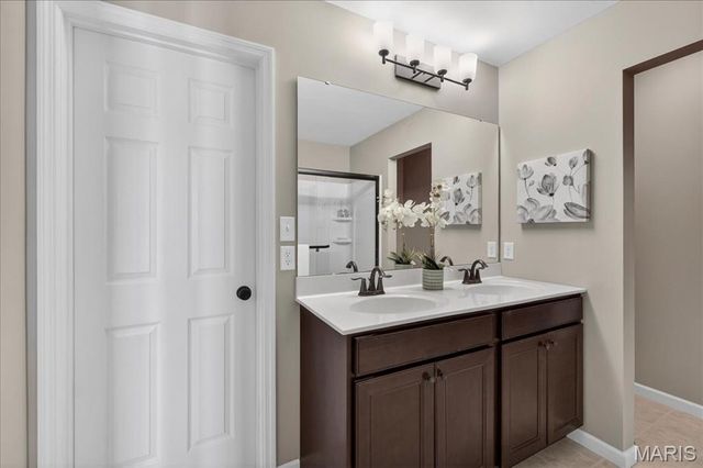 13131 Tesson Hollow Drive, St Louis, MO 63128