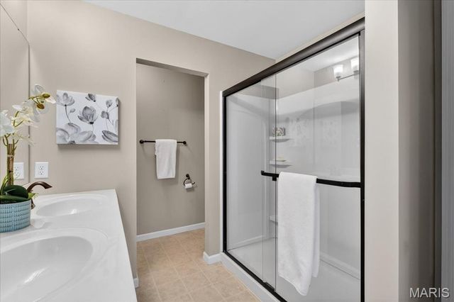 13131 Tesson Hollow Drive, St Louis, MO 63128