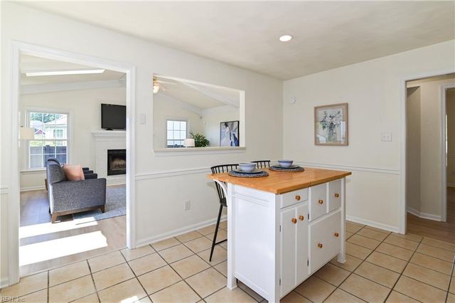 1052 Heatherwood DR, Virginia Beach, VA 23455