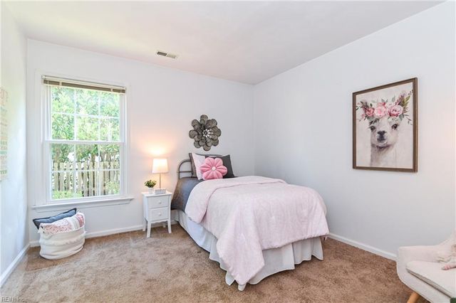 1052 Heatherwood DR, Virginia Beach, VA 23455