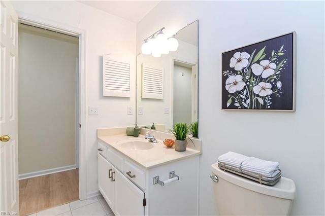 1052 Heatherwood DR, Virginia Beach, VA 23455