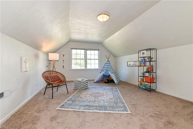 1052 Heatherwood DR, Virginia Beach, VA 23455