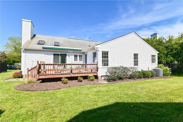 1052 Heatherwood DR, Virginia Beach, VA 23455