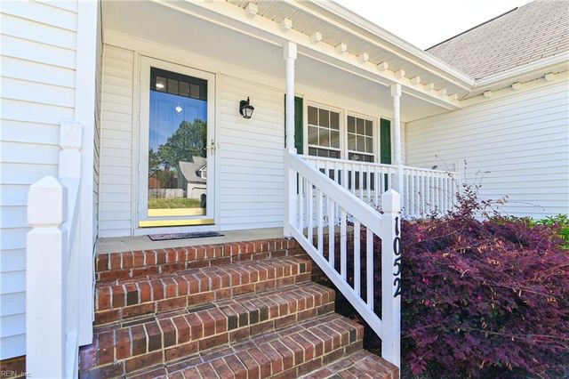 1052 Heatherwood DR, Virginia Beach, VA 23455