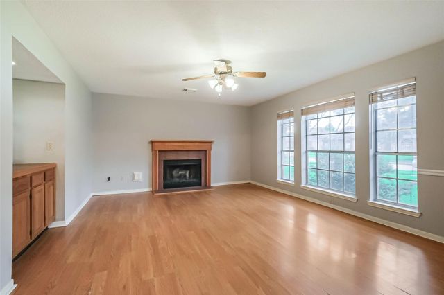 10218 Hedge Way Drive, Houston, TX 77065