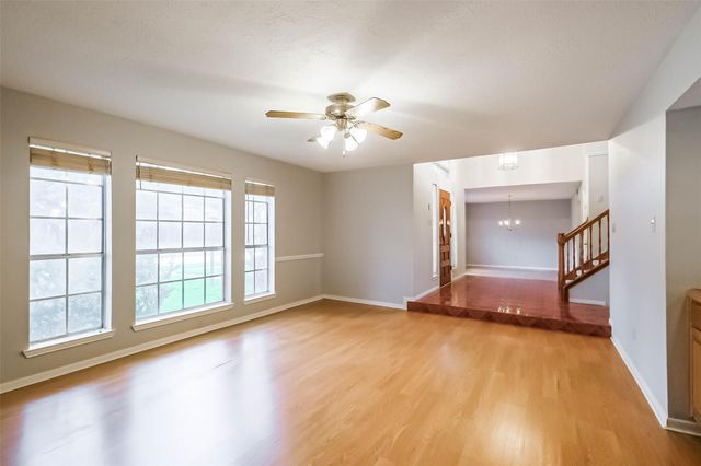 10218 Hedge Way Drive, Houston, TX 77065