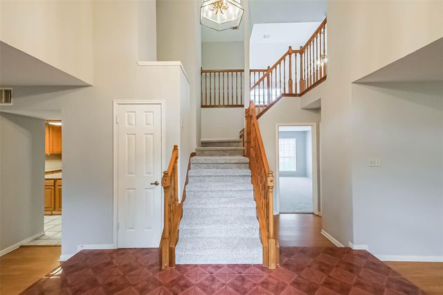 10218 Hedge Way Drive, Houston, TX 77065