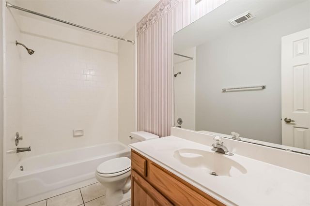 10218 Hedge Way Drive, Houston, TX 77065