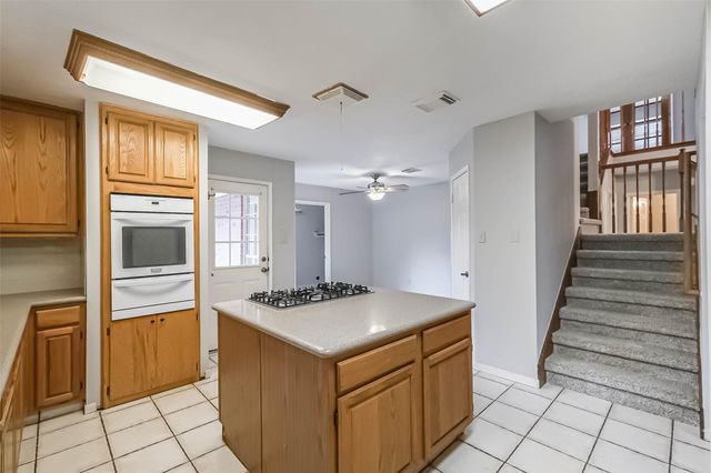 10218 Hedge Way Drive, Houston, TX 77065