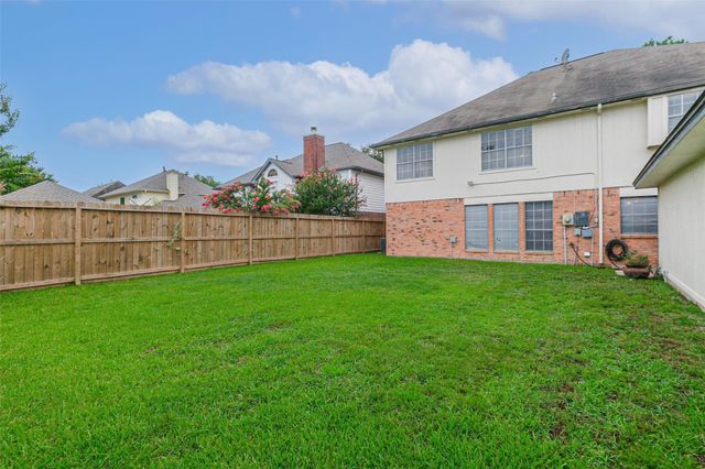 10218 Hedge Way Drive, Houston, TX 77065