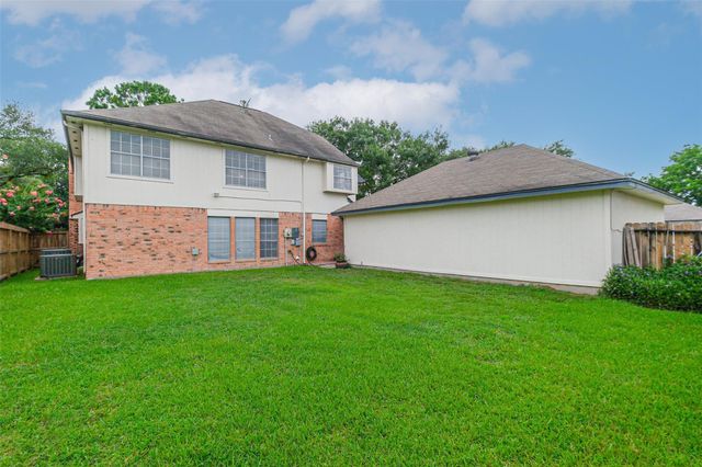 10218 Hedge Way Drive, Houston, TX 77065