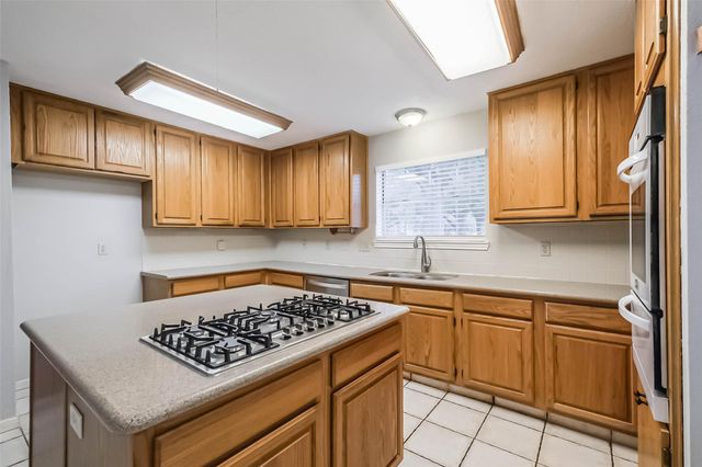 10218 Hedge Way Drive, Houston, TX 77065