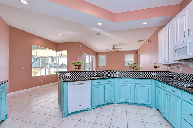 22704 CLIFFSIDE WAY, Land O Lakes, FL 34639