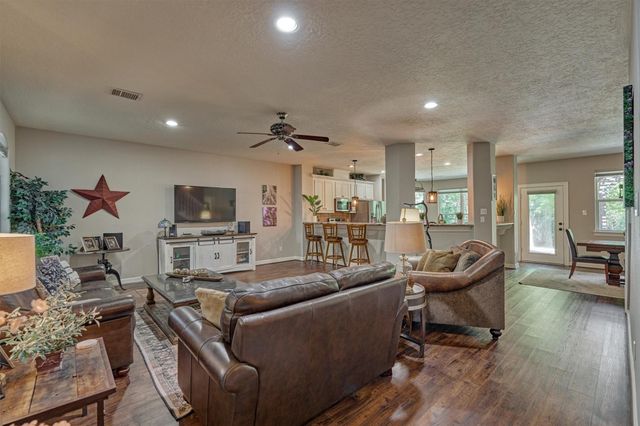 28694 W Fm 1097 Road, Montgomery, TX 77356