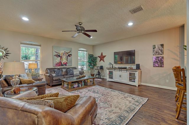 28694 W Fm 1097 Road, Montgomery, TX 77356