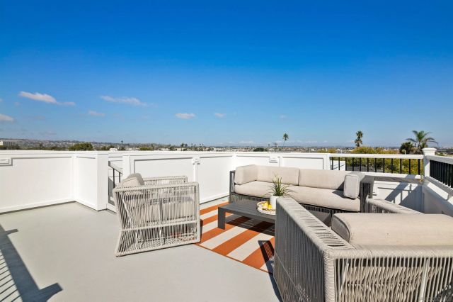 718 Nantasket Ct, San Diego, CA 92109