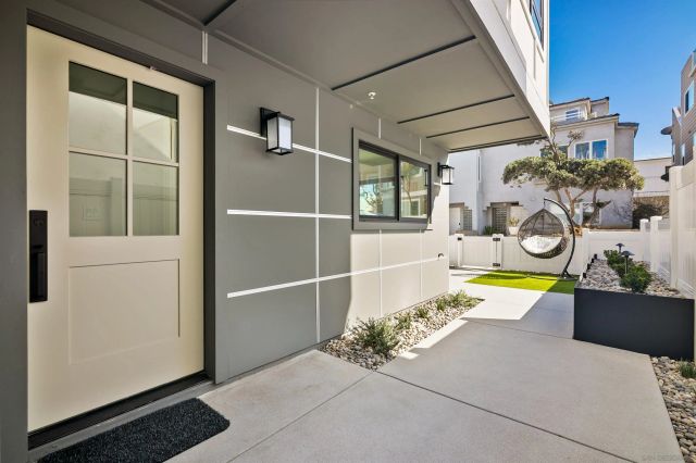 718 Nantasket Ct, San Diego, CA 92109