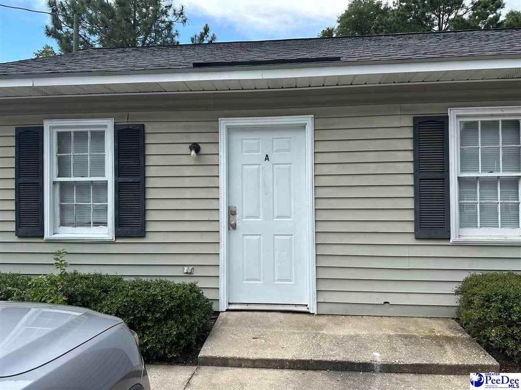 1013 E National Cemetery Road, Florence, SC 29506