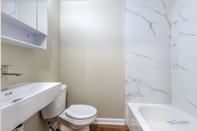 1096 Beechwood Road, Buffalo Grove, IL 60089