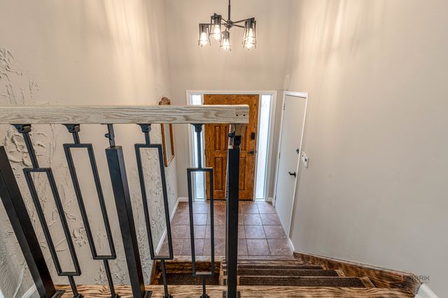 1096 Beechwood Road, Buffalo Grove, IL 60089