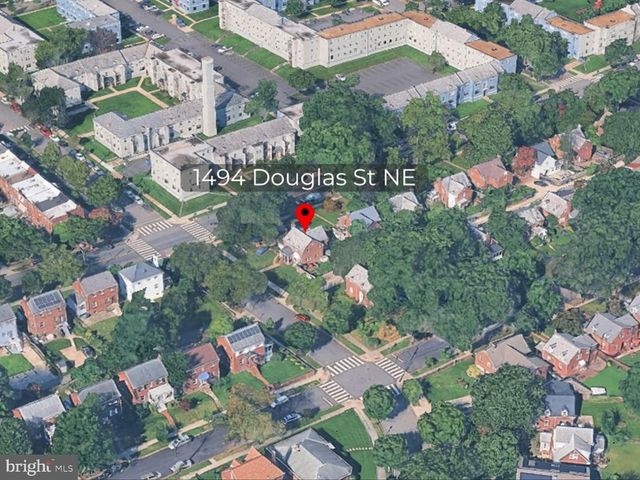 1494 DOUGLAS ST NE, Washington, DC 20018