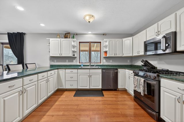 206 Griffin Place, Poplar Grove, IL 61065