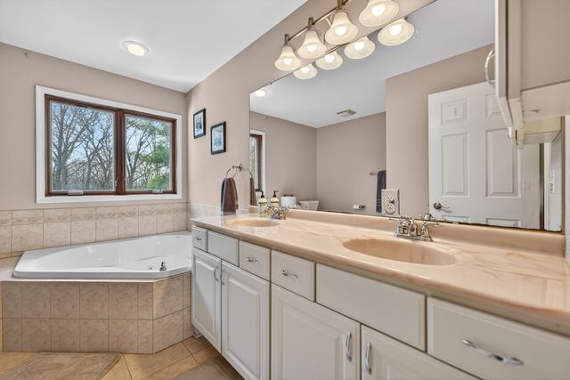 206 Griffin Place, Poplar Grove, IL 61065