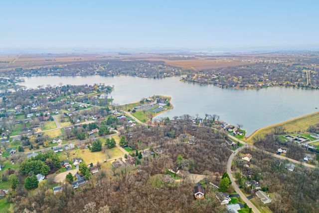 206 Griffin Place, Poplar Grove, IL 61065