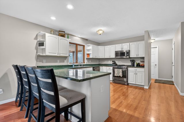 206 Griffin Place, Poplar Grove, IL 61065