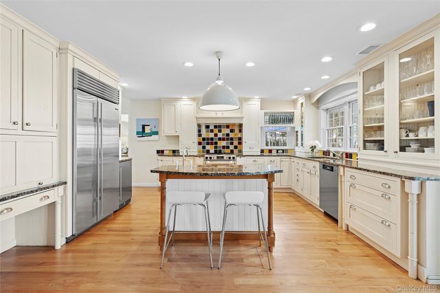 1497 Peconic Bay Boulevard, Laurel, NY 11948