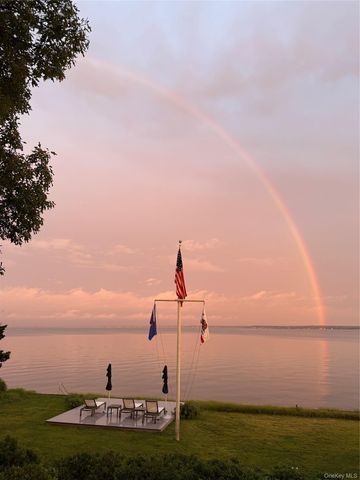 1497 Peconic Bay Boulevard, Laurel, NY 11948
