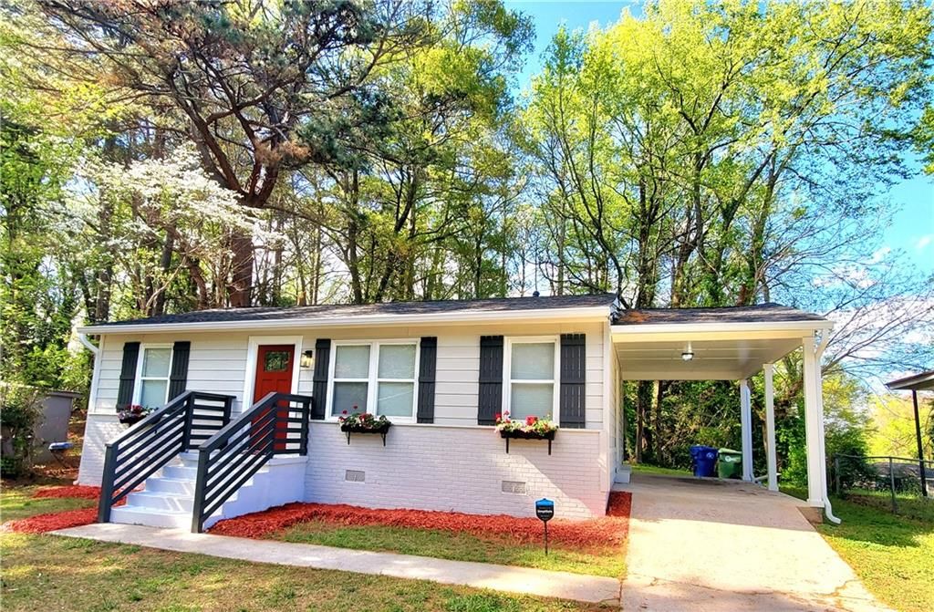 2825 Mango NW Circle, Atlanta, GA 30318