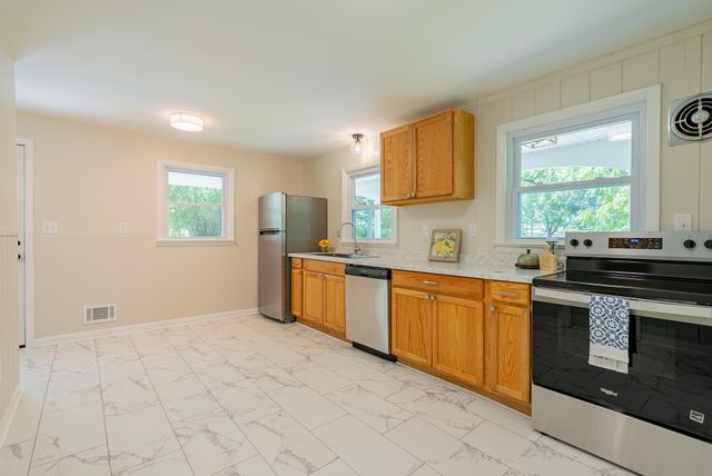 546 LUPTON RD, Woodstock, VA 22664