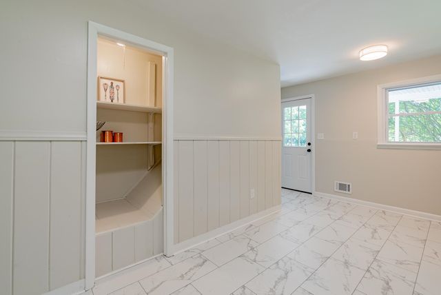 546 LUPTON RD, Woodstock, VA 22664