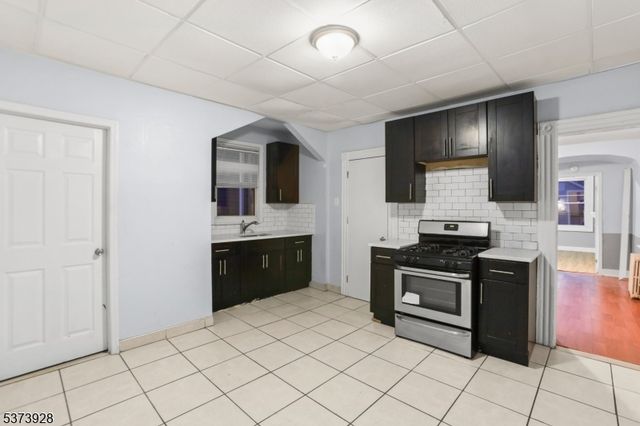 79 Irving St, Newark City, NJ 07104
