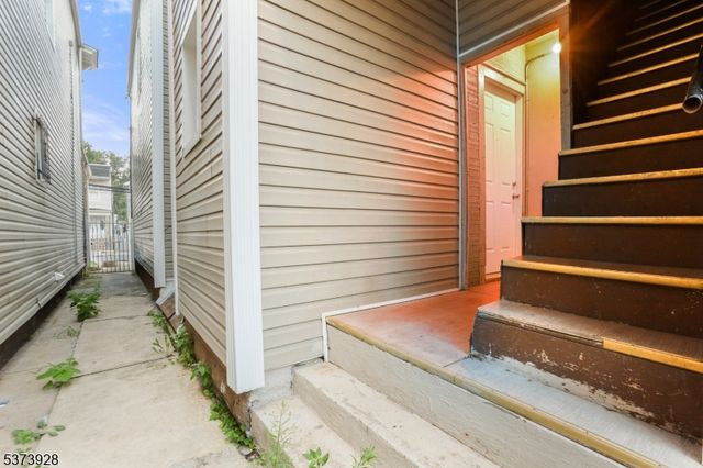 79 Irving St, Newark City, NJ 07104