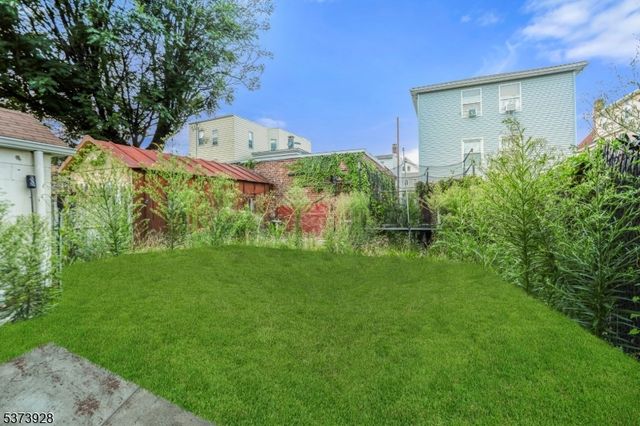 79 Irving St, Newark City, NJ 07104